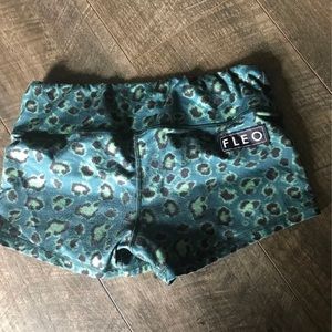 Fleo shorts og medium